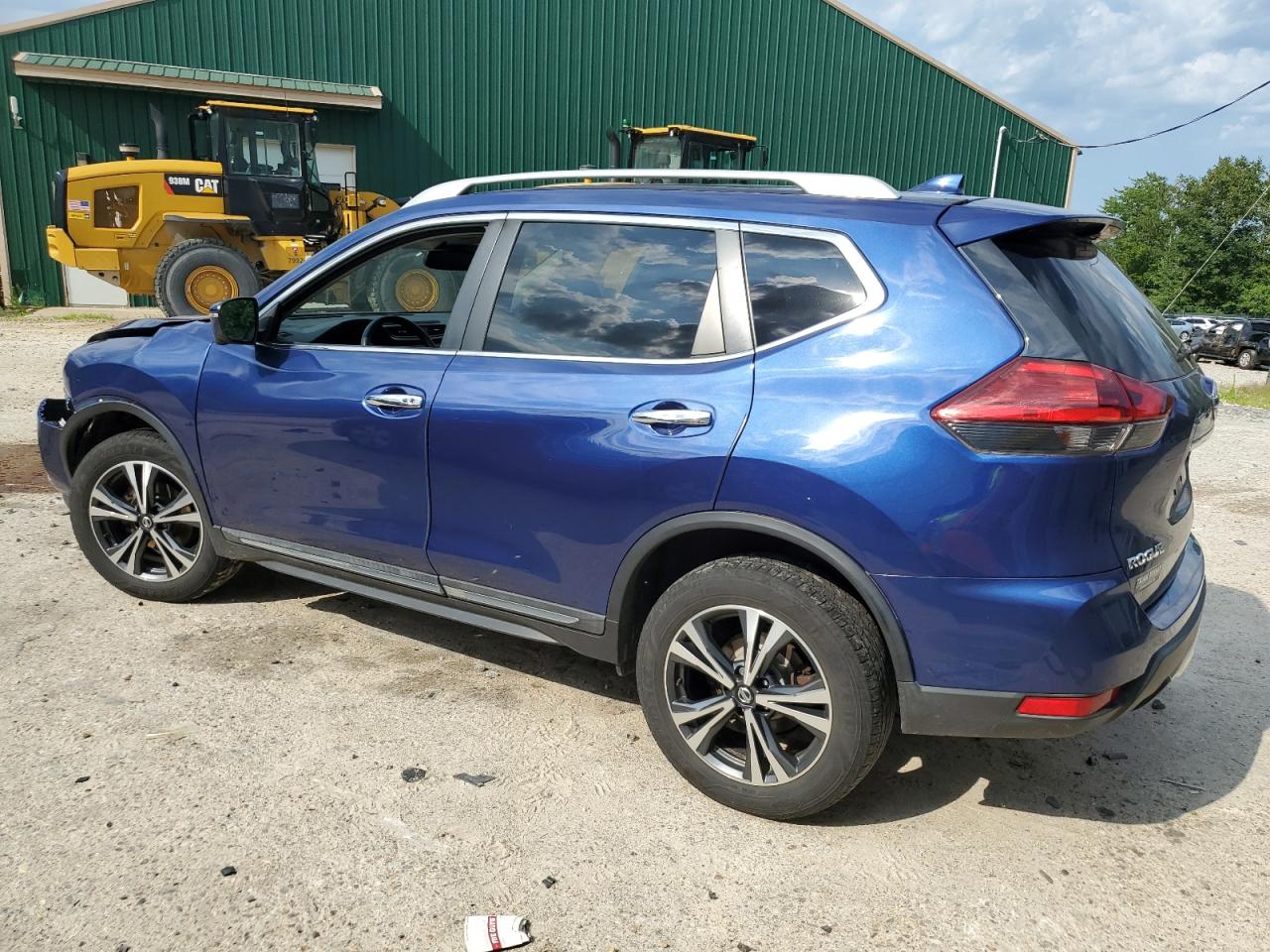 5N1AT2MV0HC870558 2017 NISSAN ROGUE - Image 2