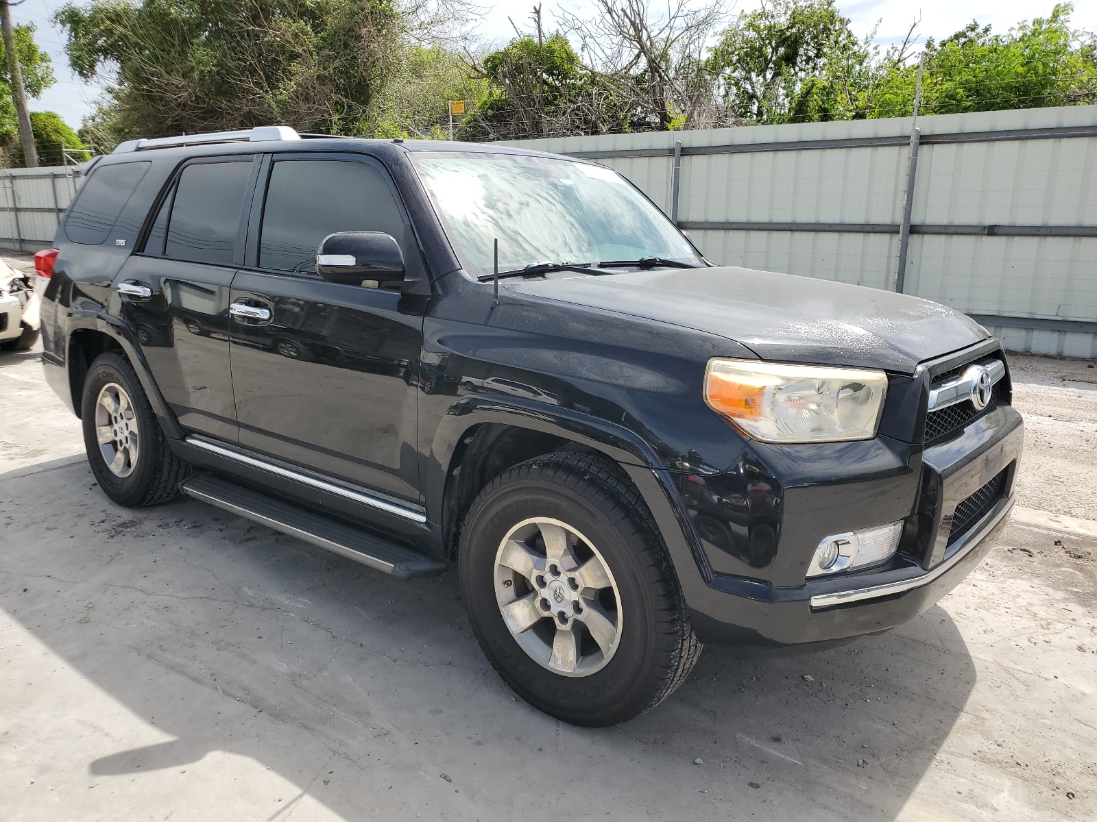 JTEZU5JR3B5015566 2011 Toyota 4Runner Sr5