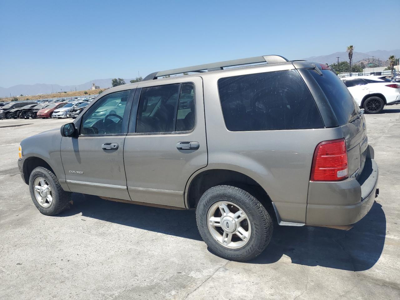 2005 Ford Explorer Xlt VIN: 1FMZU63E35ZA52419 Lot: 64208074