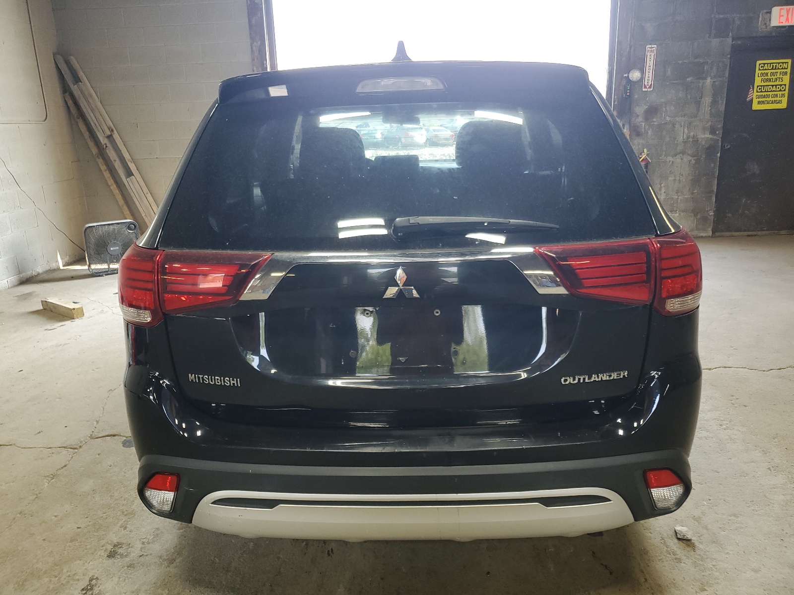 JA4AD2A31KZ003382 2019 Mitsubishi Outlander Es
