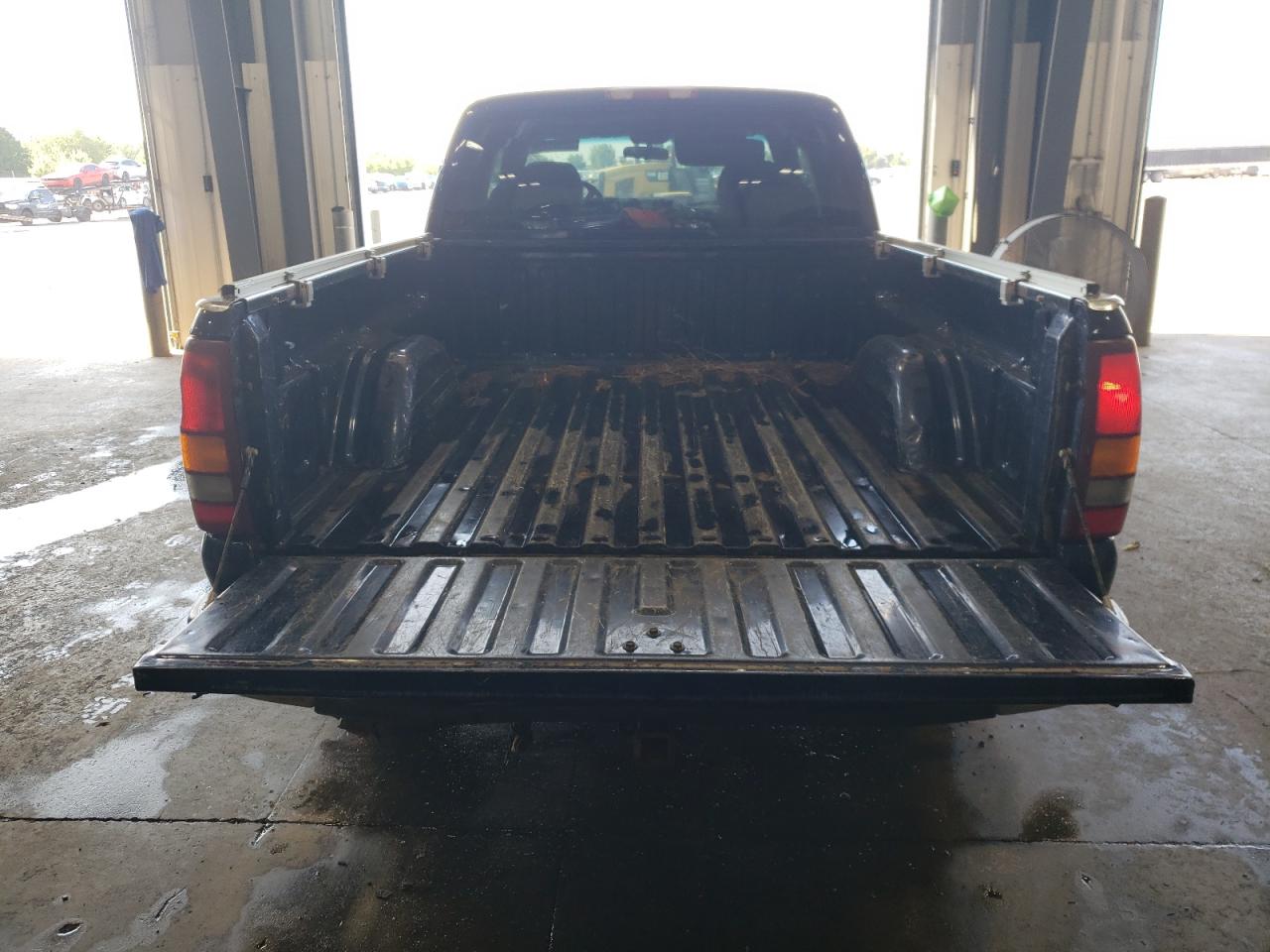 2001 Chevrolet Silverado - Image 6