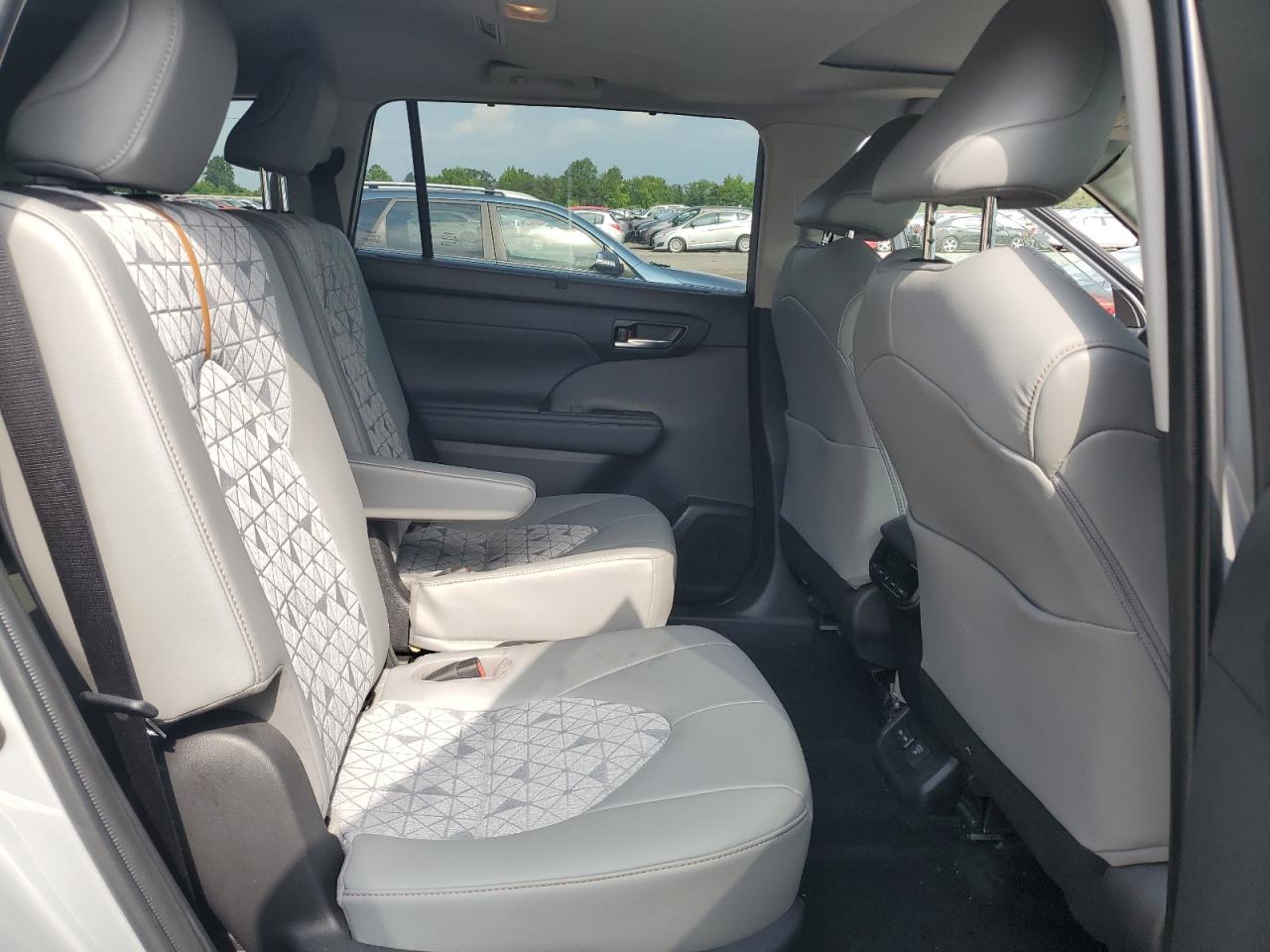 2022 Toyota Highlander Hybrid Xle VIN: 5TDABRCH8NS544609 Lot: 63460834