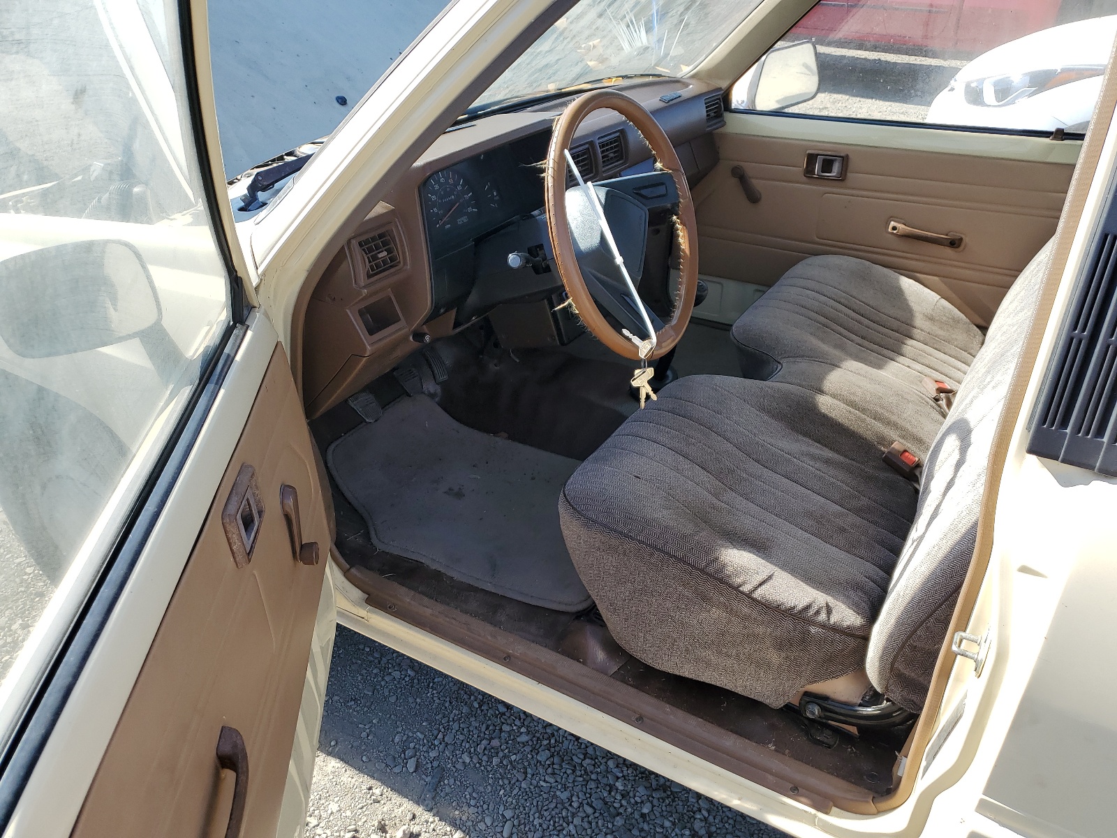 JT4RN50R9E0011011 1984 Toyota Pickup 1/2 Ton Rn50