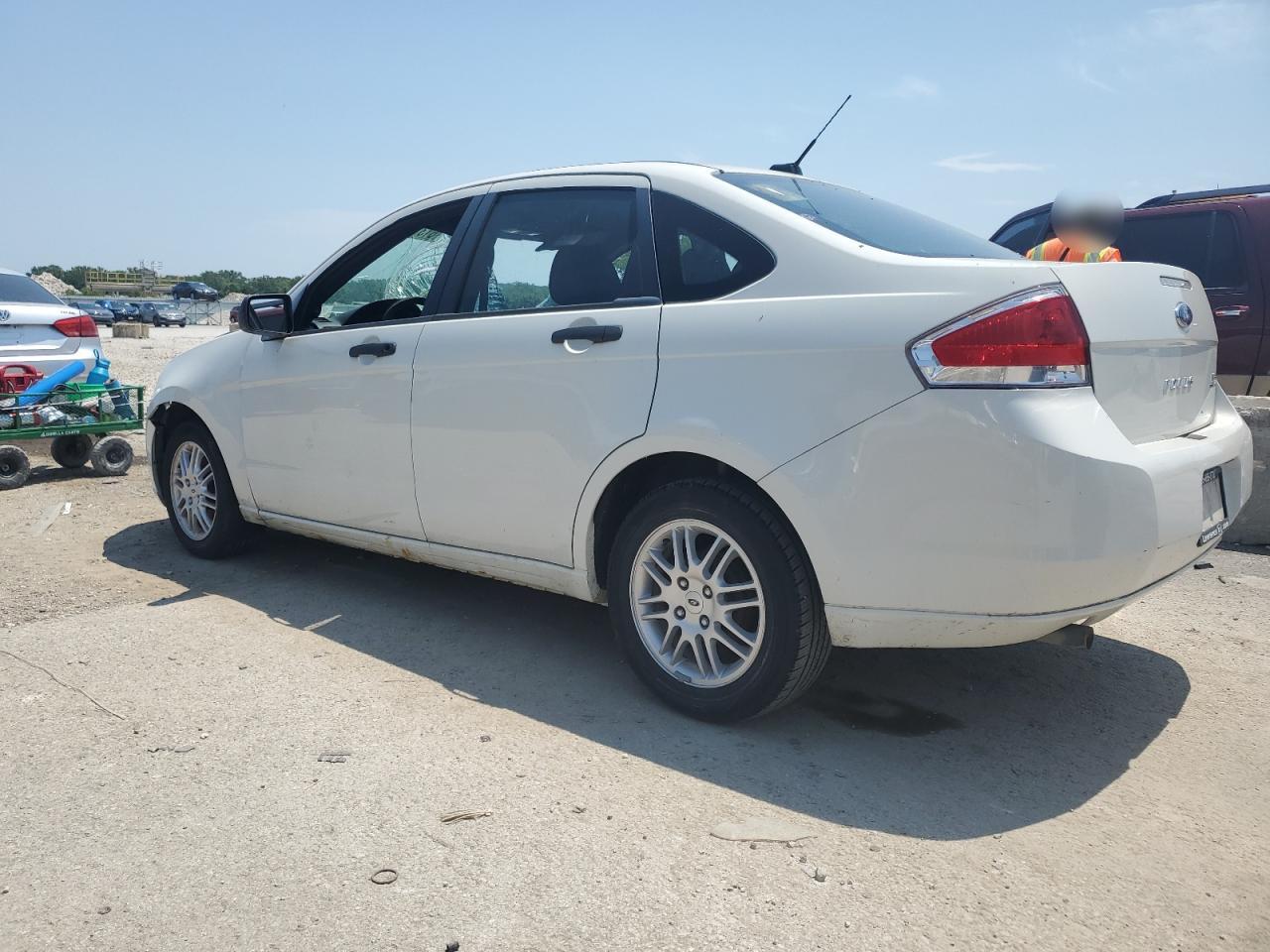 2010 Ford Focus - Image 2