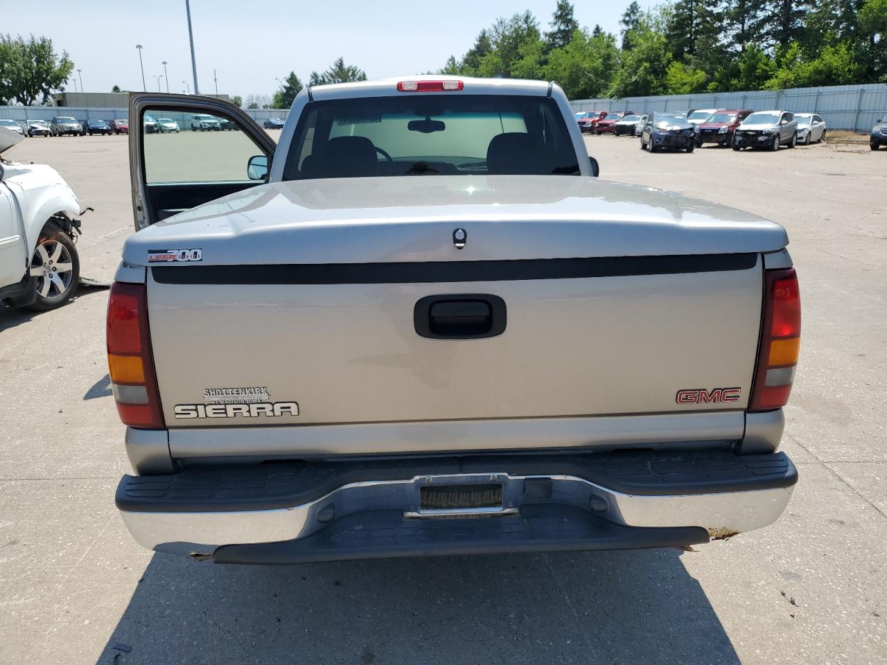 2002 GMC New Sierra C1500 VIN: 1GTEC14V62Z124037 Lot: 62468624