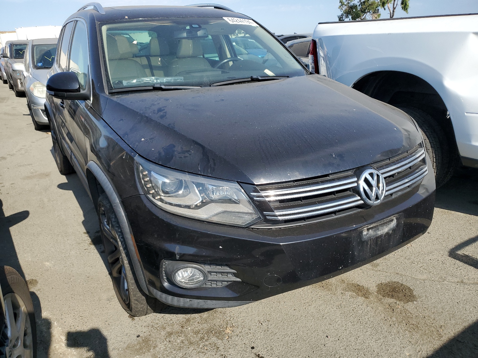 2012 Volkswagen Tiguan S vin: WVGAV7AX0CW555876