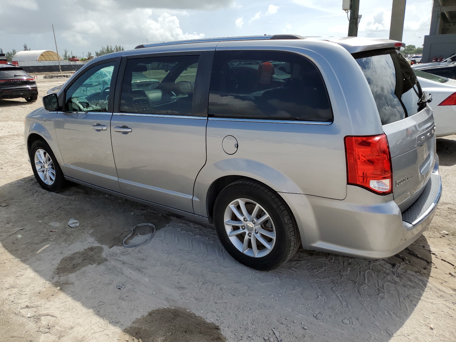 2019 Dodge Grand Caravan Sxt vin: 2C4RDGCG6KR565035