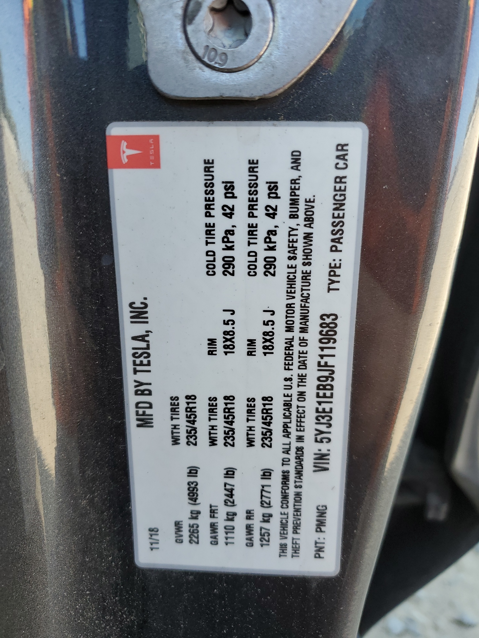 5YJ3E1EB9JF119683 2018 Tesla Model 3