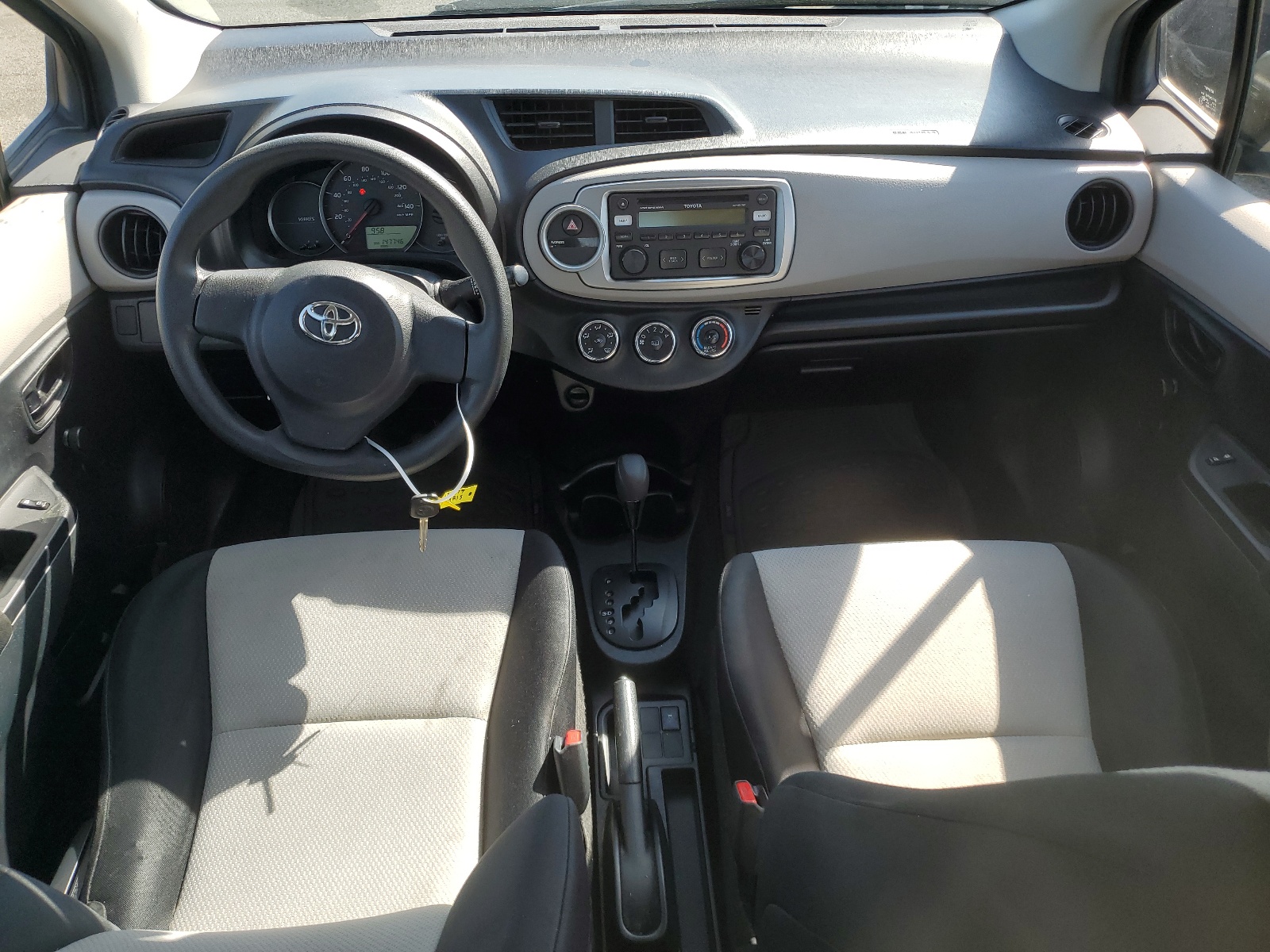 JTDKTUD34CD519822 2012 Toyota Yaris