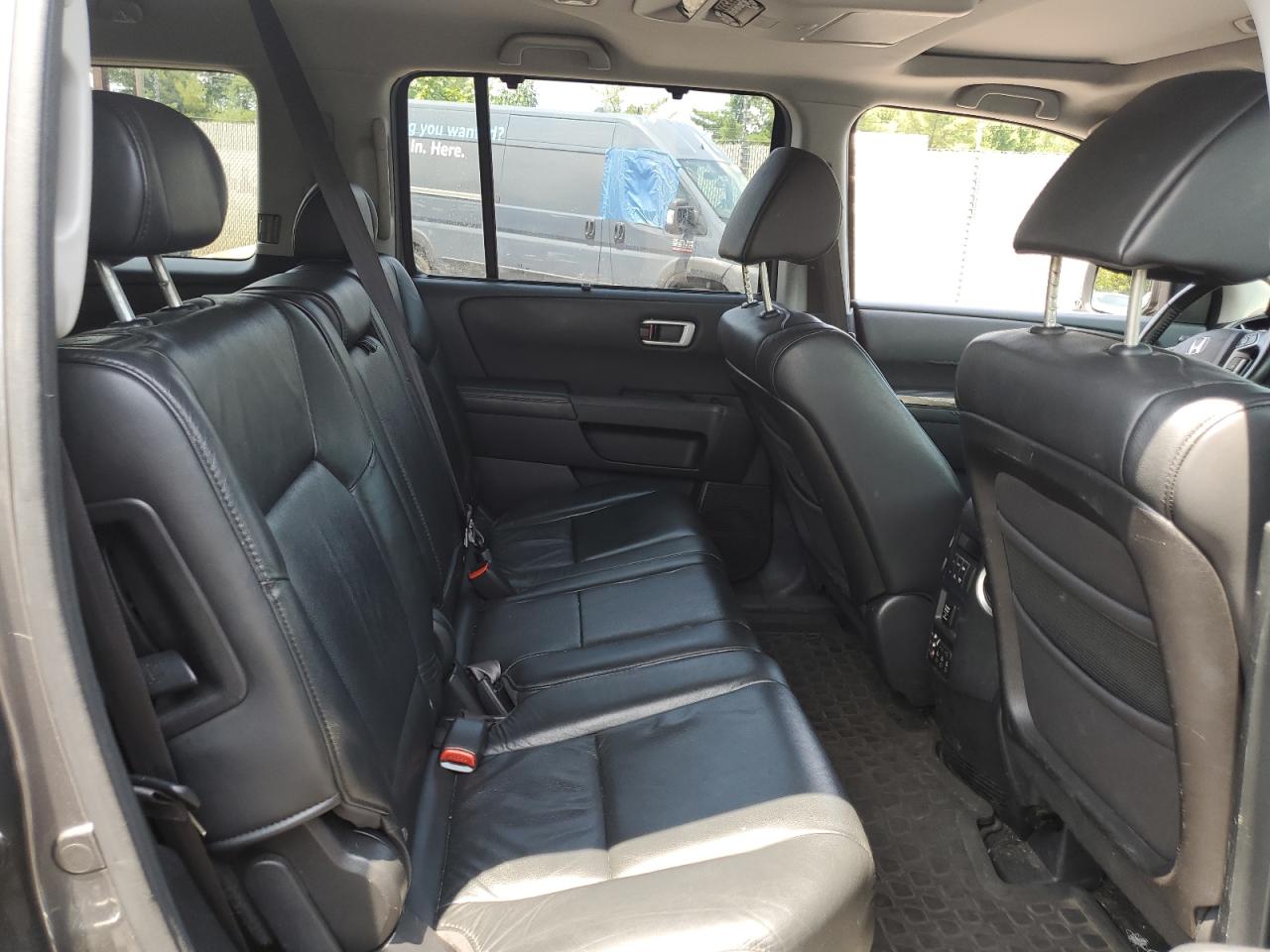 2011 Honda Pilot Touring VIN: 5FNYF4H96BB015571 Lot: 63301514