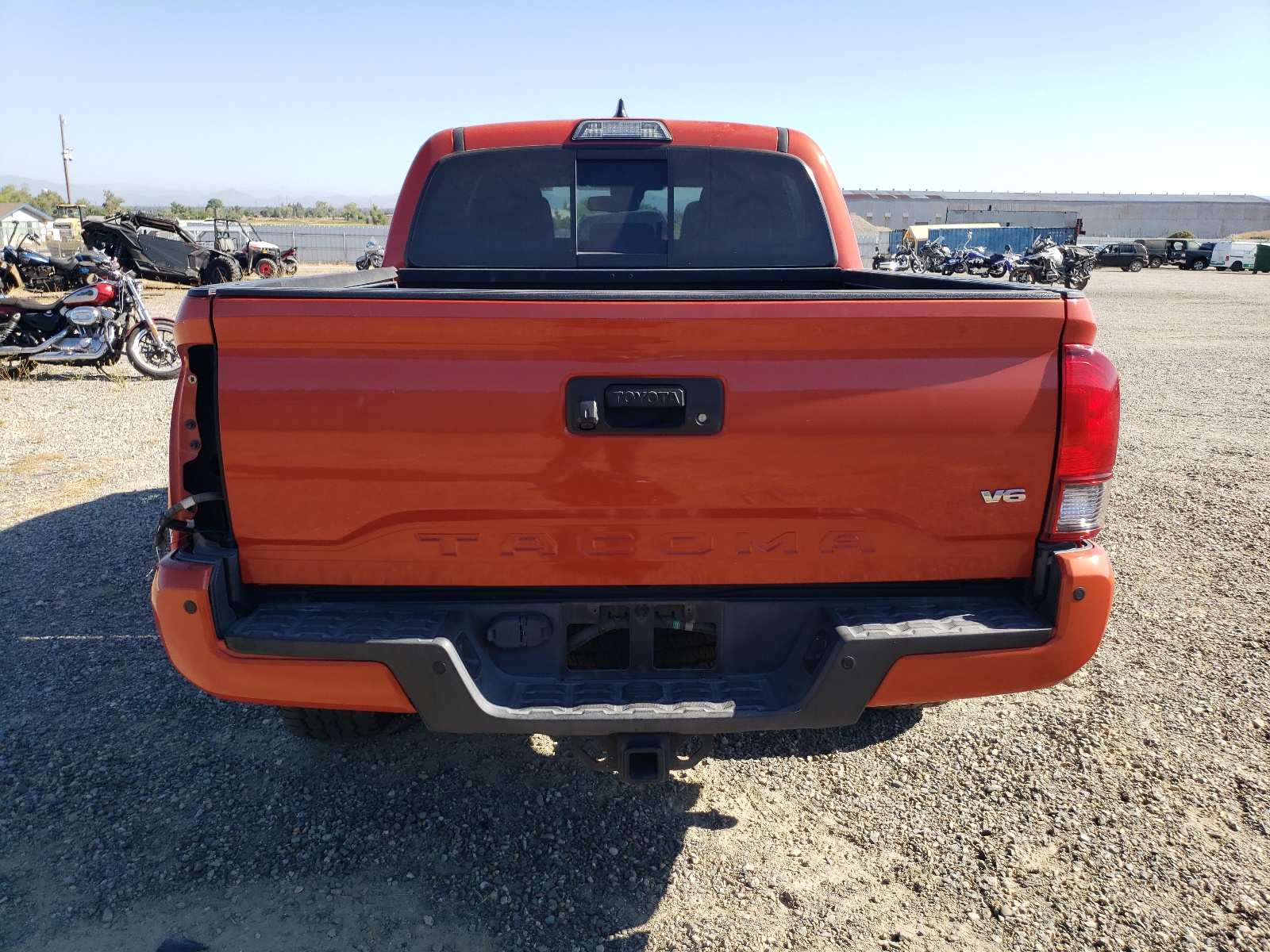 3TMCZ5AN5JM129196 2018 Toyota Tacoma Double Cab