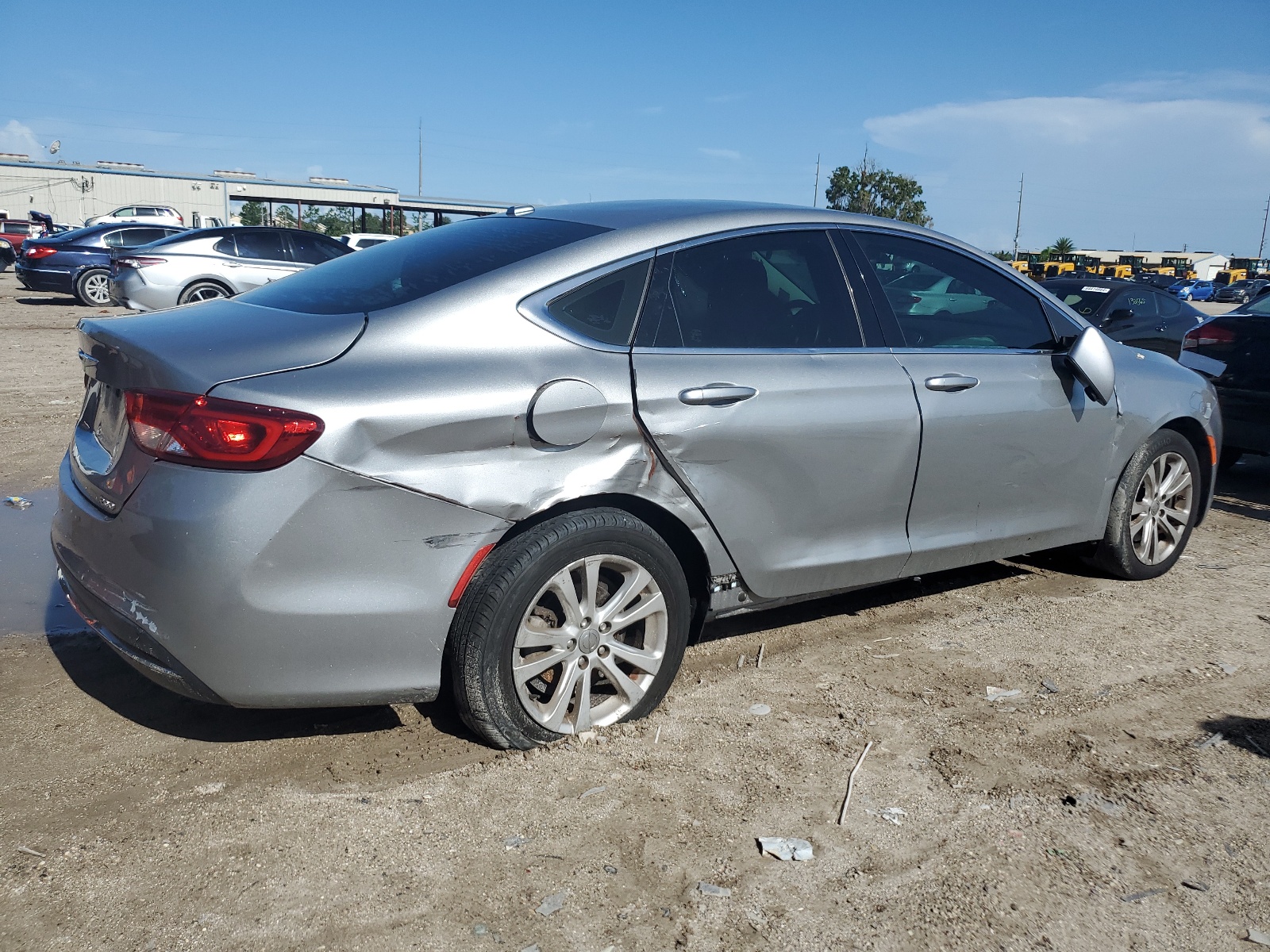 2015 Chrysler 200 Limited vin: 1C3CCCAB8FN645033