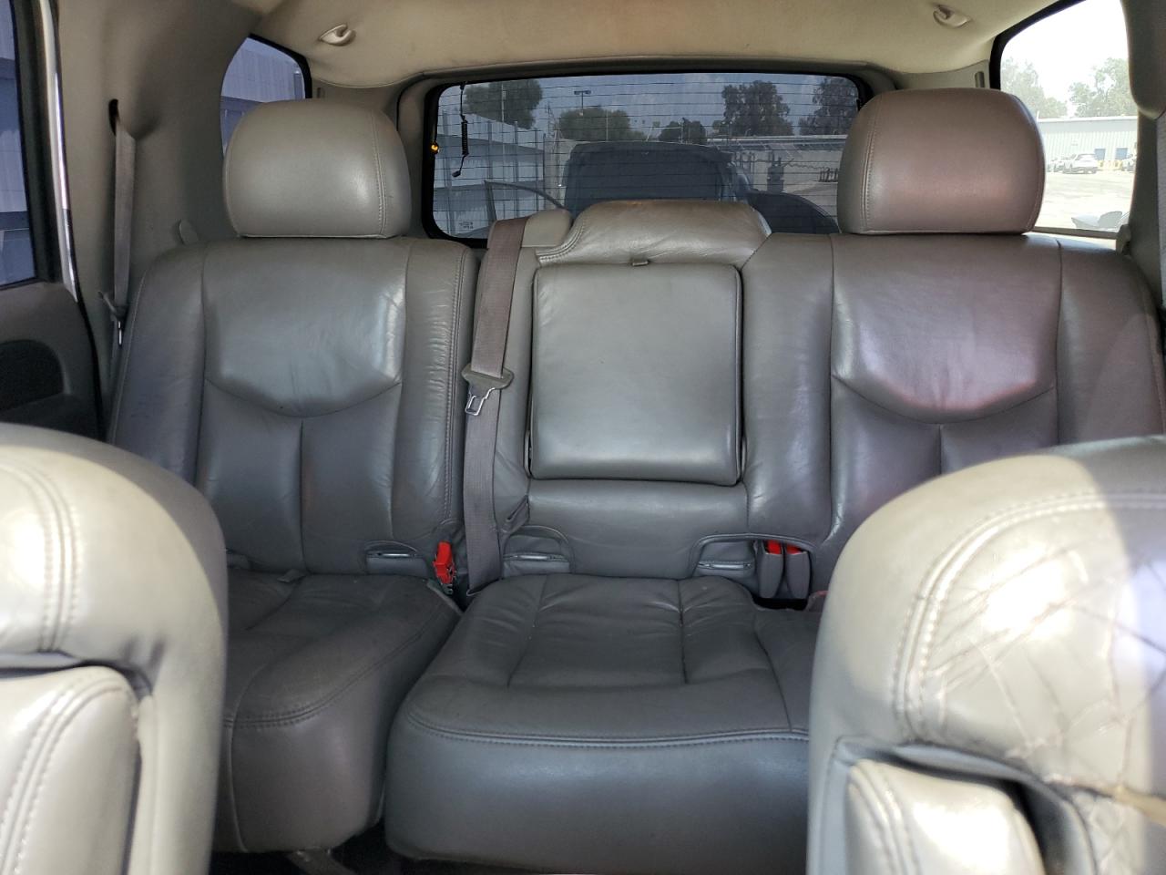 2003 Chevrolet Tahoe K1500 VIN: 1GNEK13T03J241512 Lot: 63991014