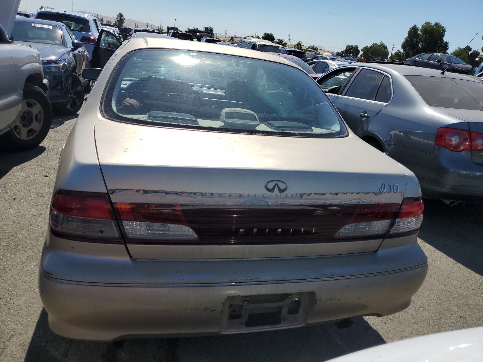 JNKCA21A2WT614096 1998 Infiniti I30