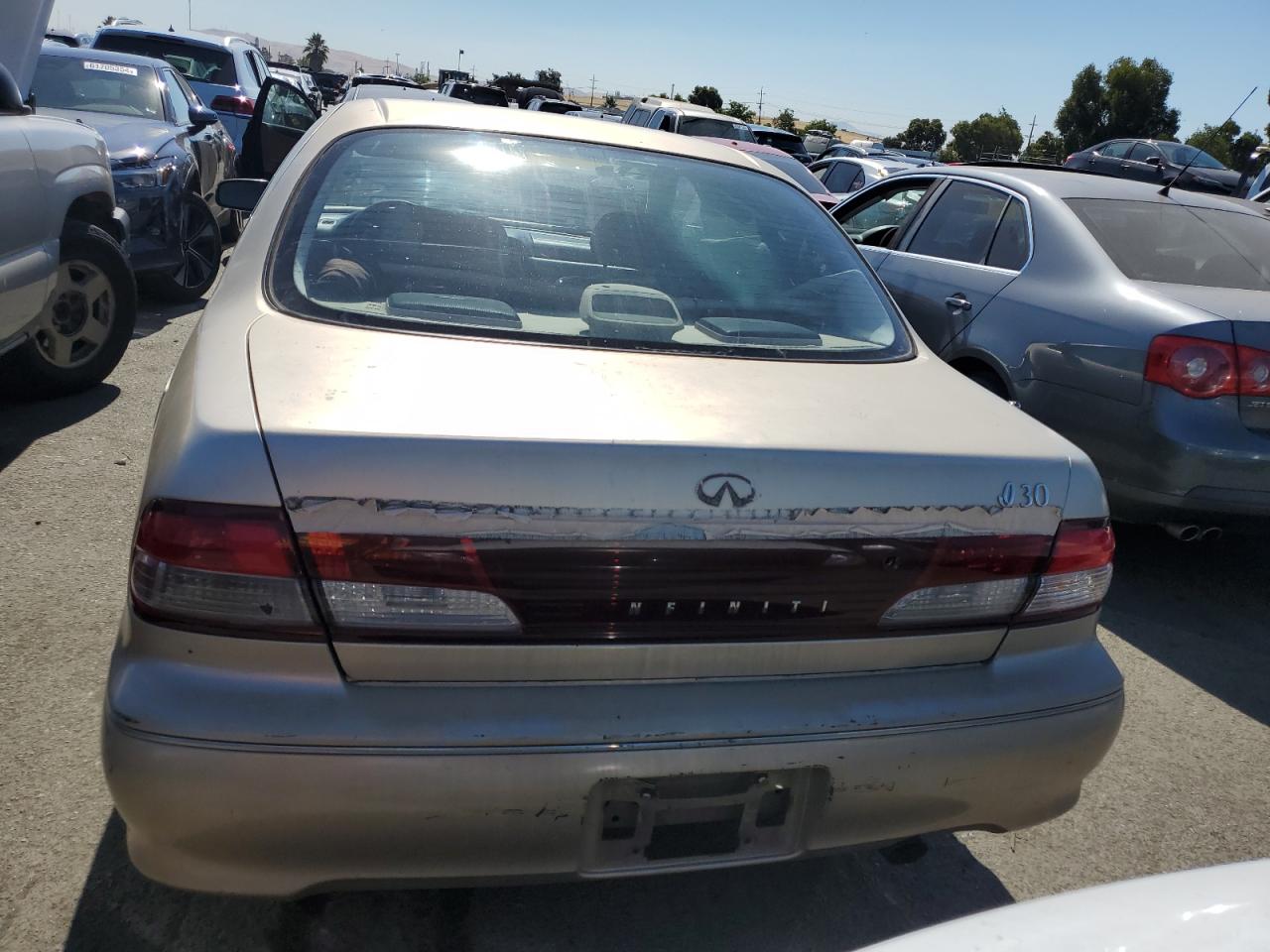 1998 Infiniti I30 VIN: JNKCA21A2WT614096 Lot: 60461904