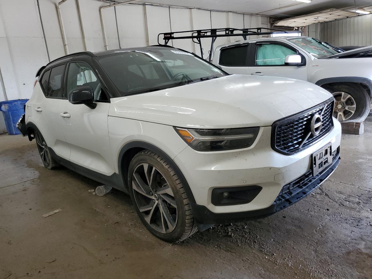 VIN YV4162UM3M2585417 2021 VOLVO XC40 no.4