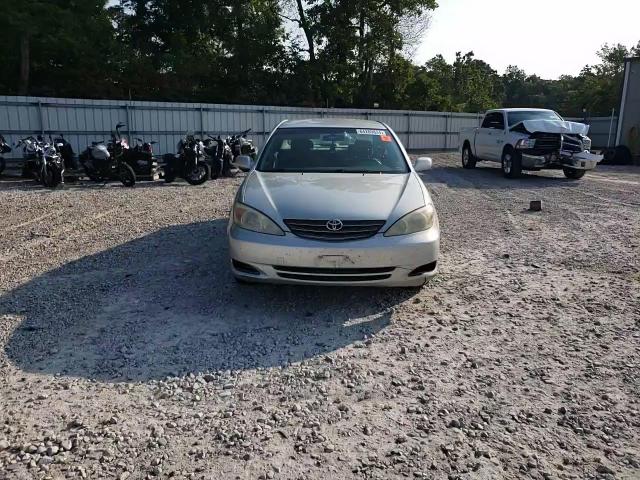 2004 Toyota Camry Le VIN: JTDBE32K440262779 Lot: 64209894