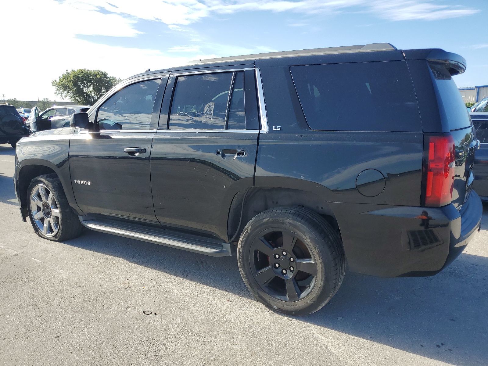 2016 Chevrolet Tahoe K1500 Ls vin: 1GNSKAEC9GR383509