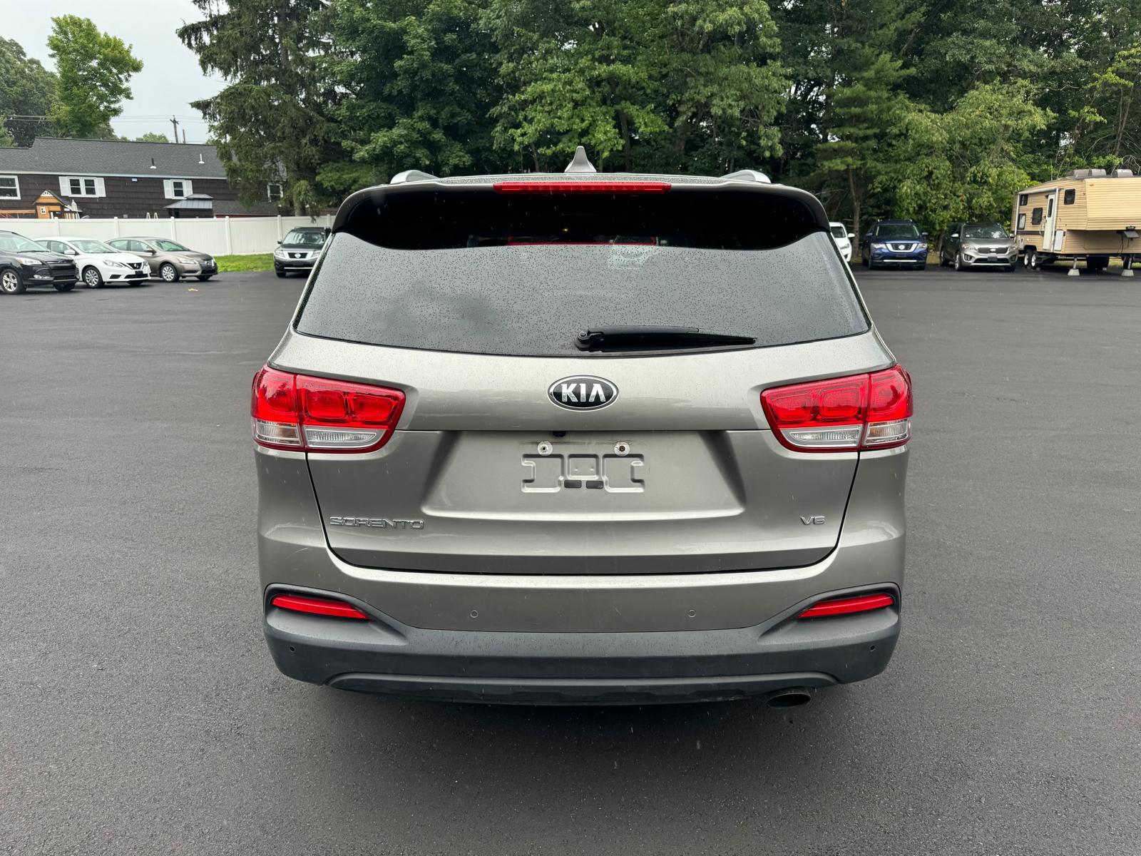 2018 Kia Sorento Lx vin: 5XYPGDA54JG429794