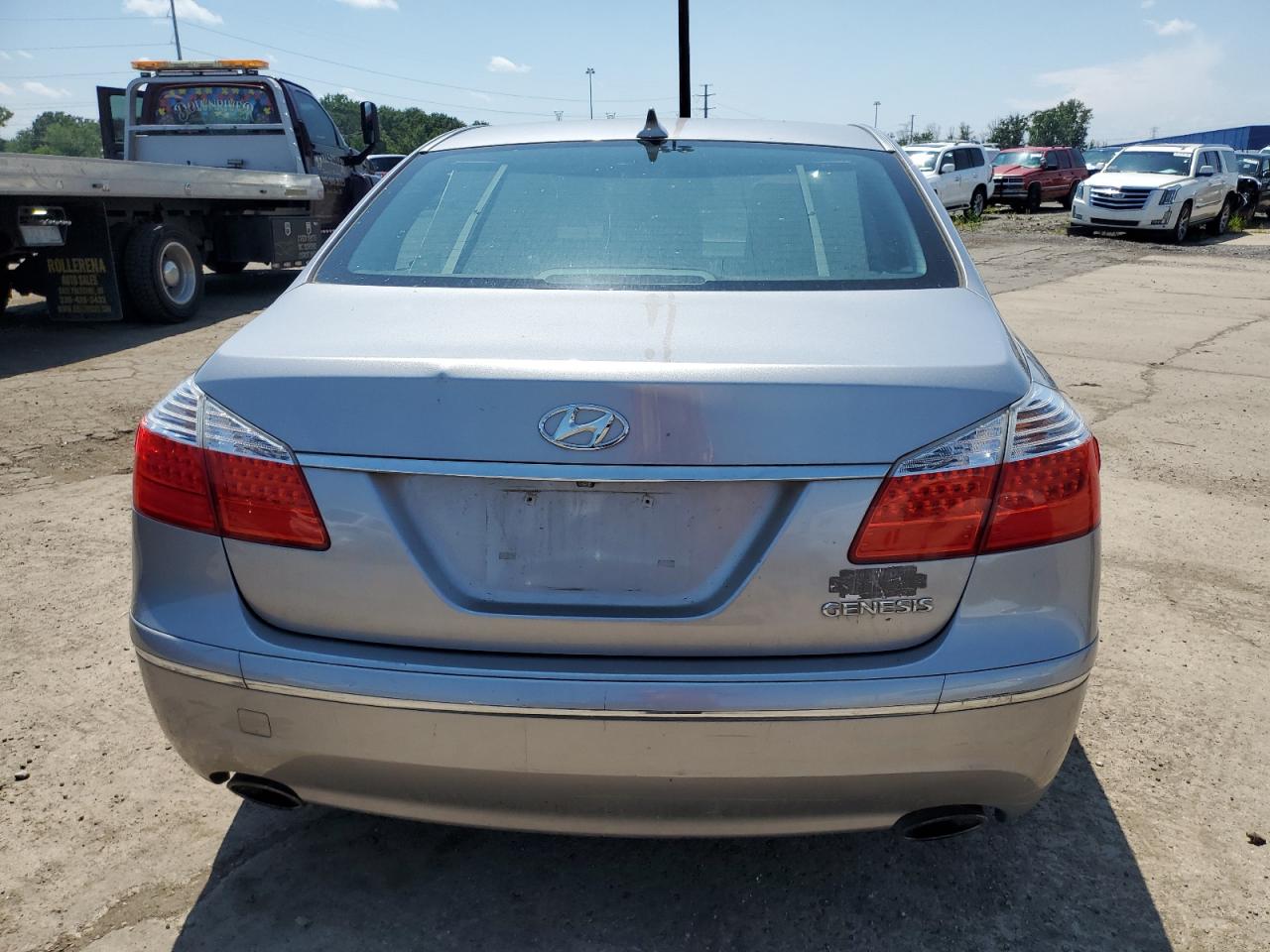 2010 Hyundai Genesis 3.8L VIN: KMHGC4DE9AU075272 Lot: 63410104