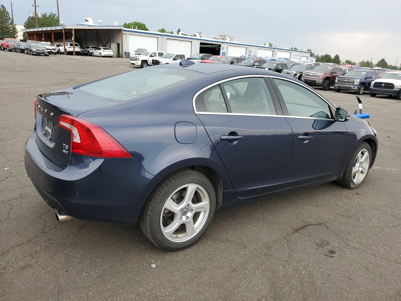 2013 Volvo S60 T5 vin: YV1612FH1D2210109