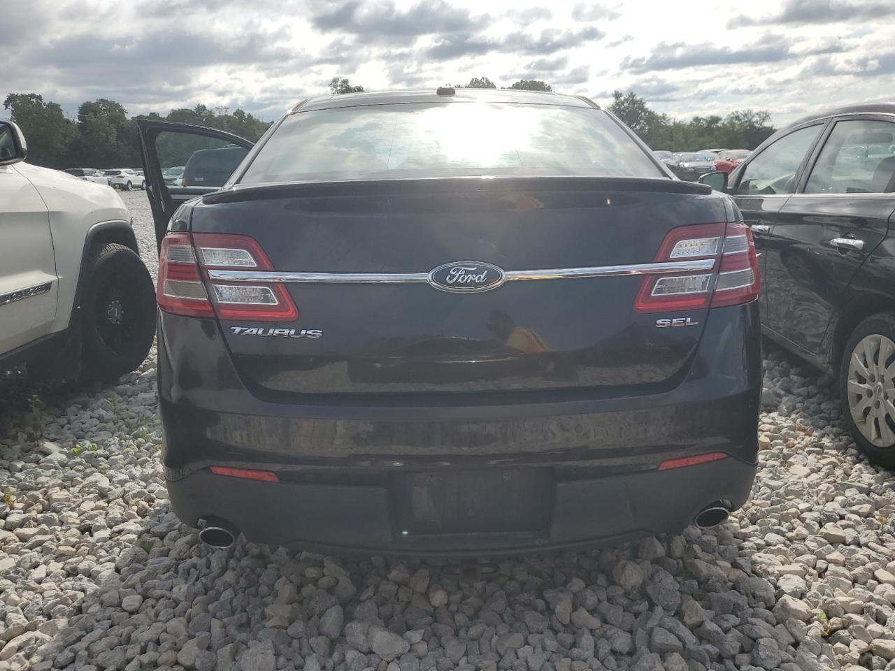 2013 Ford Taurus Sel VIN: 1FAHP2E82DG171392 Lot: 63142824