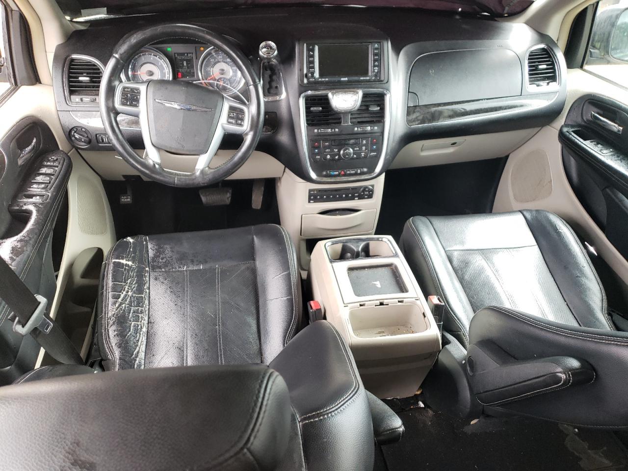 2011 Chrysler Town & Country Touring L VIN: 2A4RR8DGXBR675960 Lot: 64390464