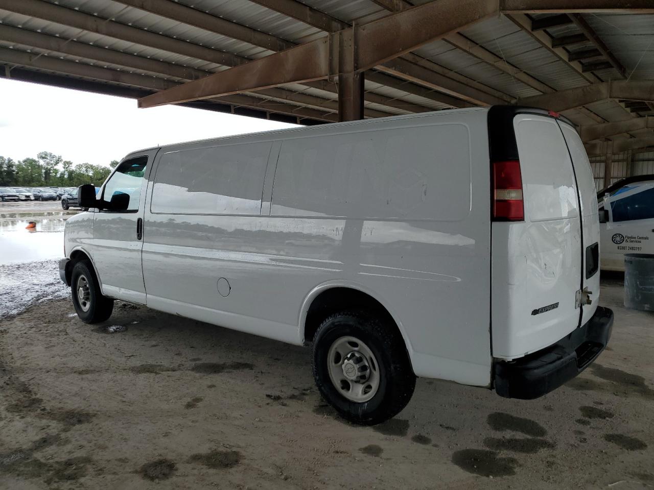 VIN 1GCZGUCG6F1102733 2015 CHEVROLET EXPRESS no.2