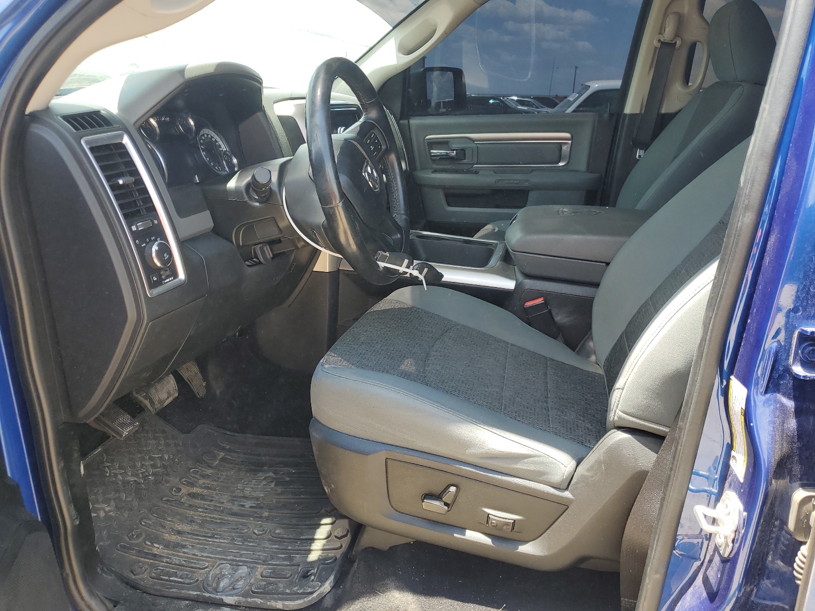 3C6RR7LT2JG140146 2018 Ram 1500 Slt