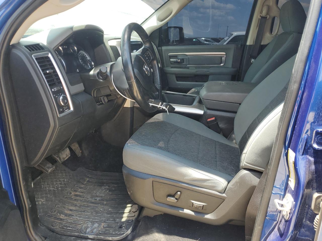 2018 Ram 1500 Slt VIN: 3C6RR7LT2JG140146 Lot: 62675704