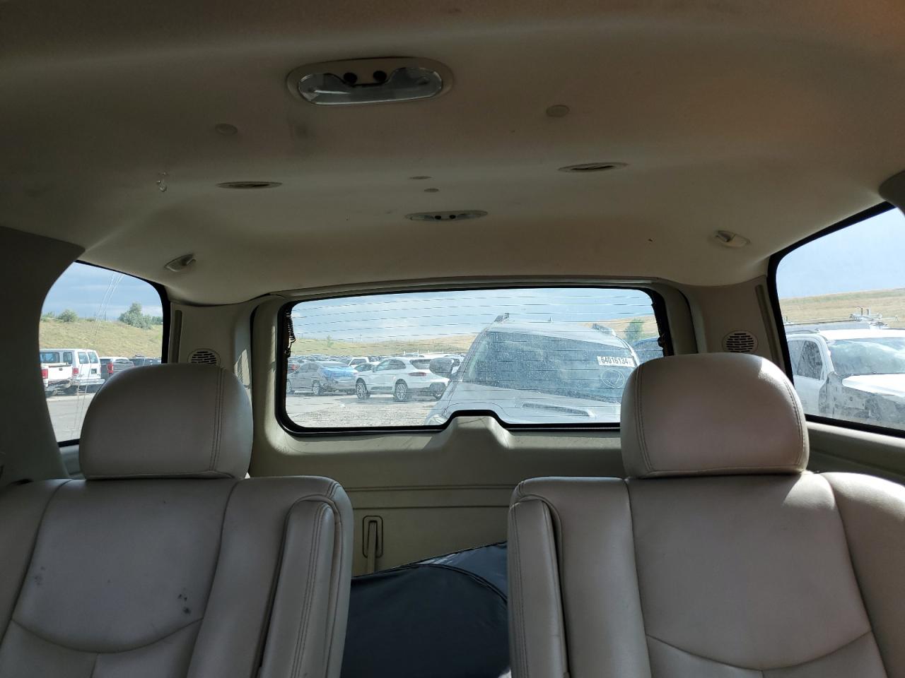 2005 Chevrolet Tahoe - Image 10