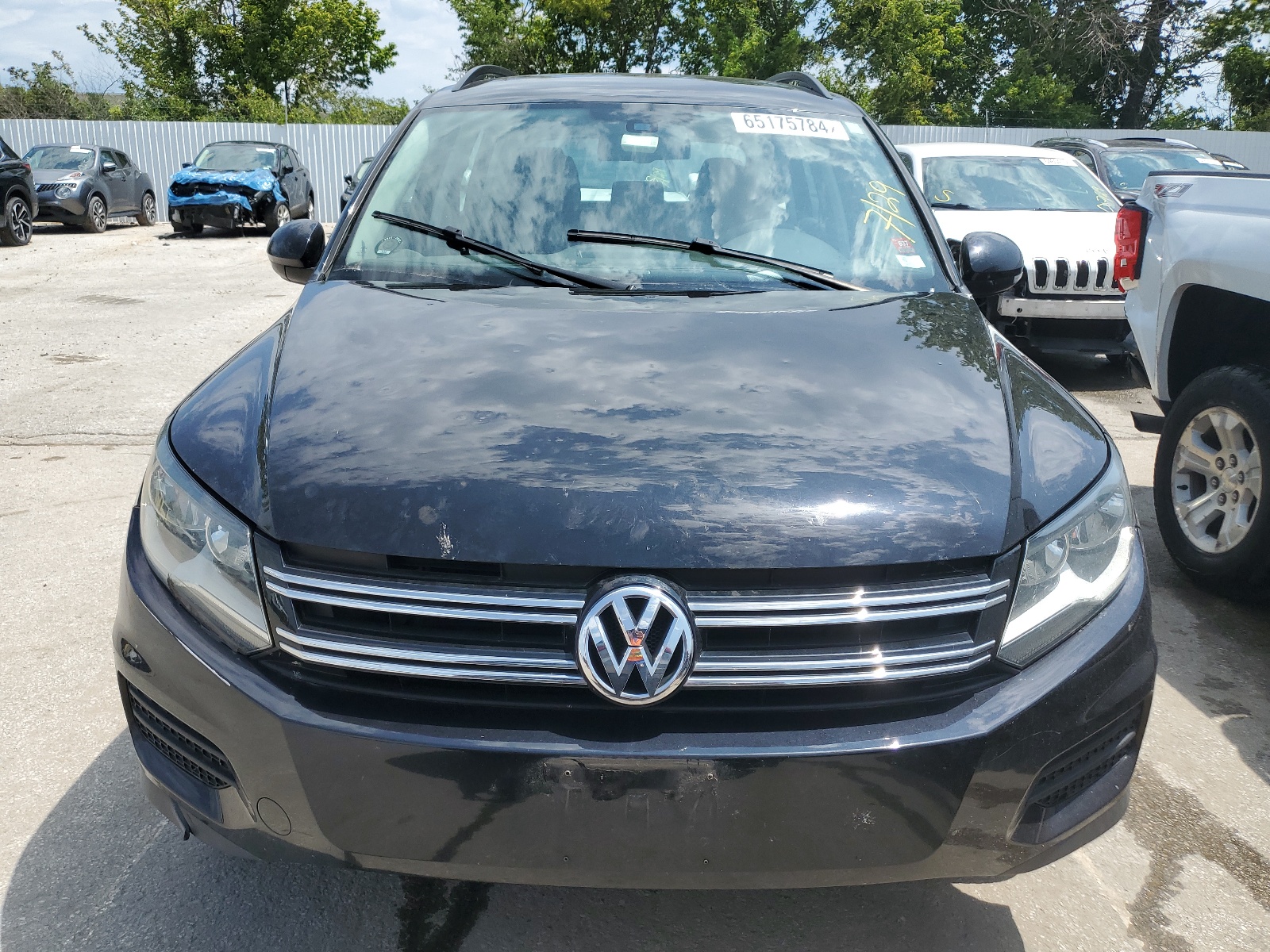 2017 Volkswagen Tiguan S vin: WVGAV7AX1HK033143