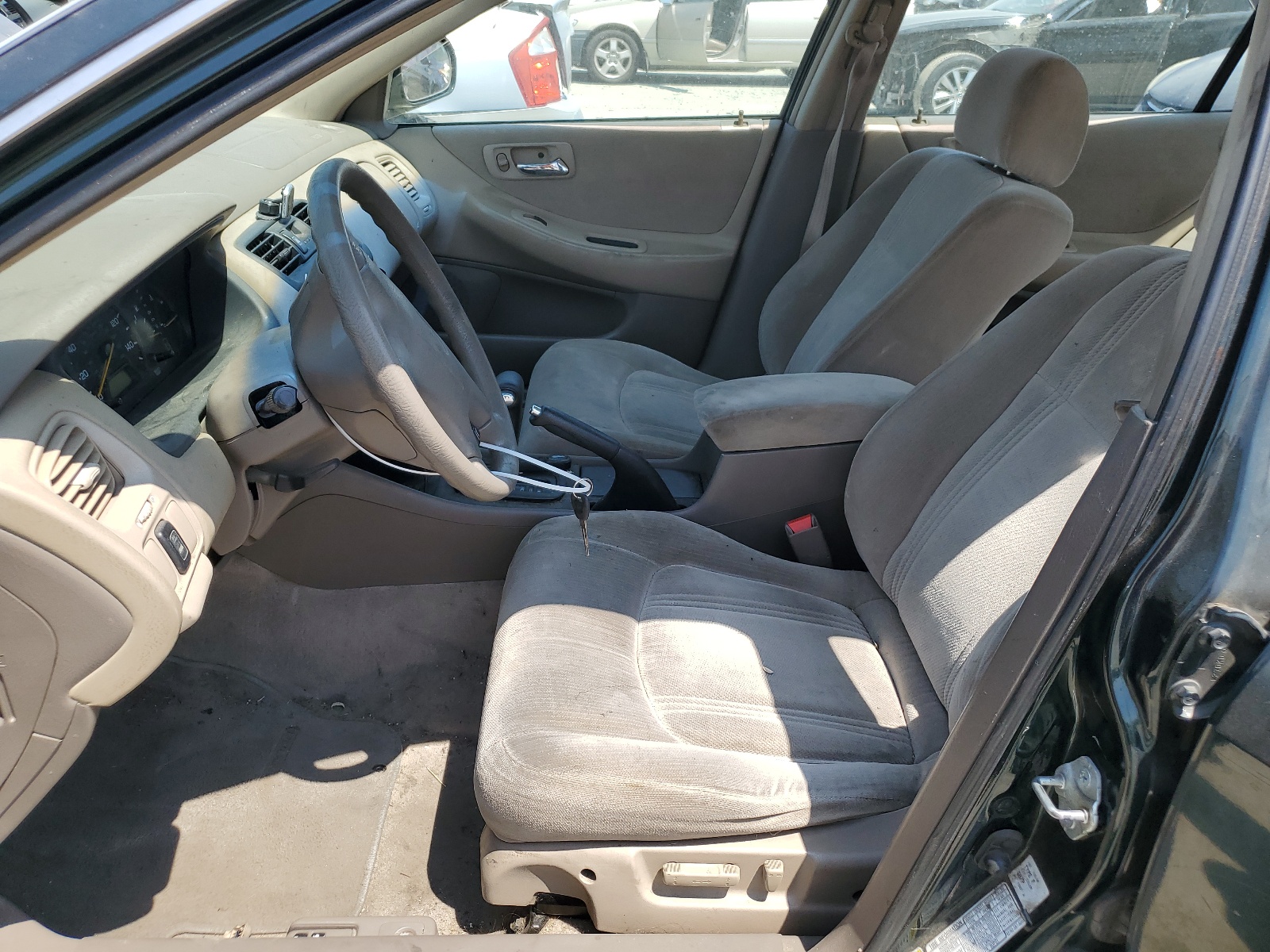 1HGCG1642YA077064 2000 Honda Accord Lx