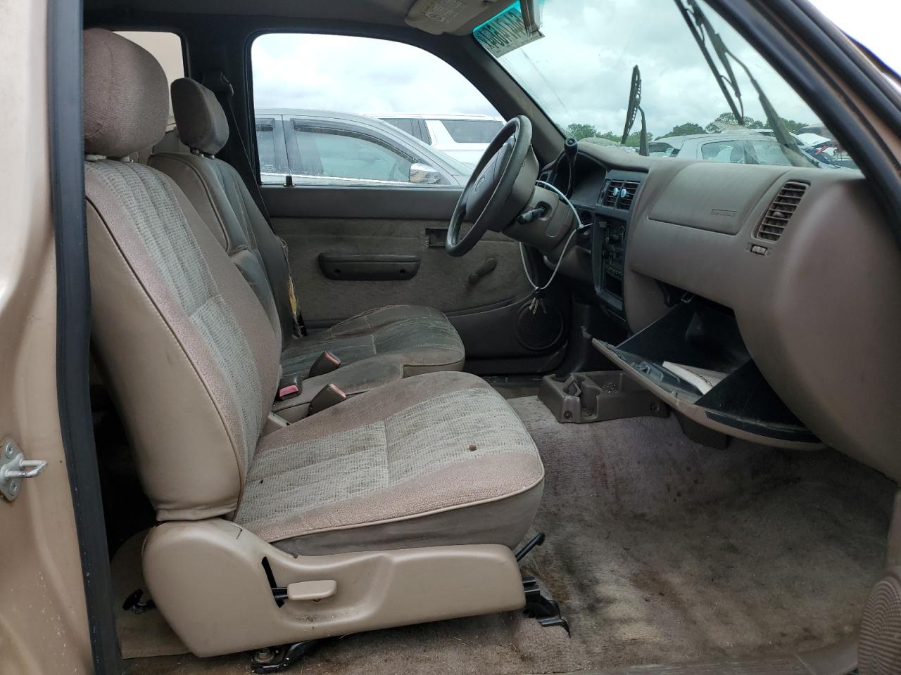 1998 Toyota Tacoma Xtracab VIN: 4TAVL52N4WZ140393 Lot: 64474664