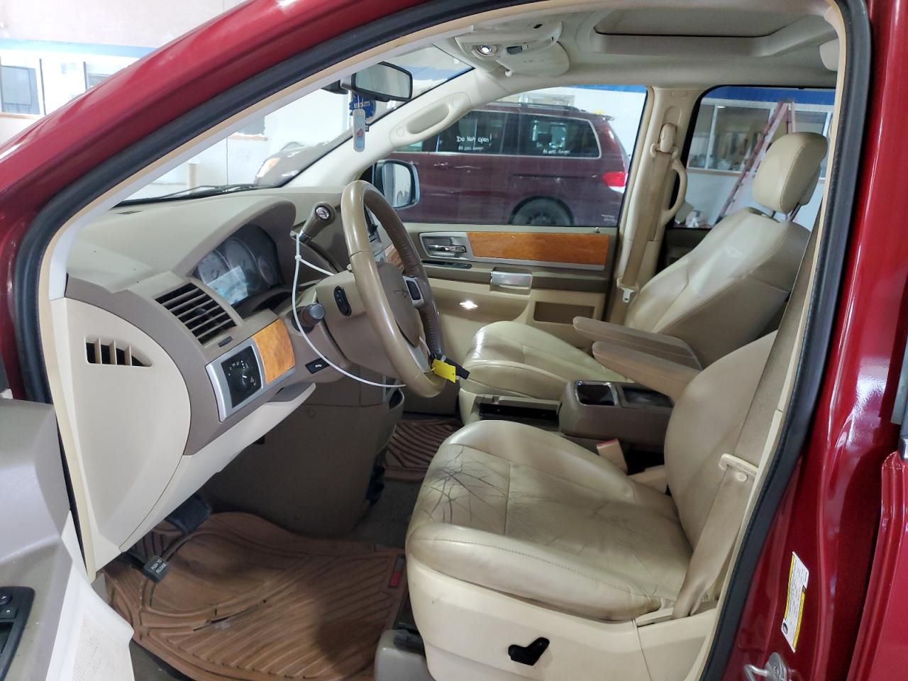 2010 Chrysler Town & Country Limited VIN: 2A4RR7DX1AR442008 Lot: 64206924