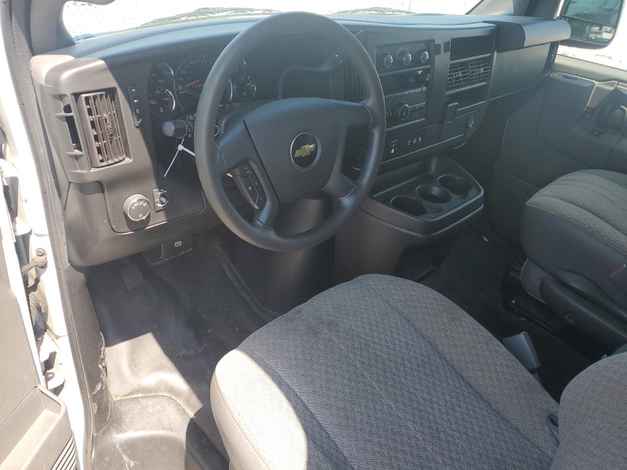 2020 Chevrolet Express G2500 VIN: 1GCWGBFP3L1233570 Lot: 62806204