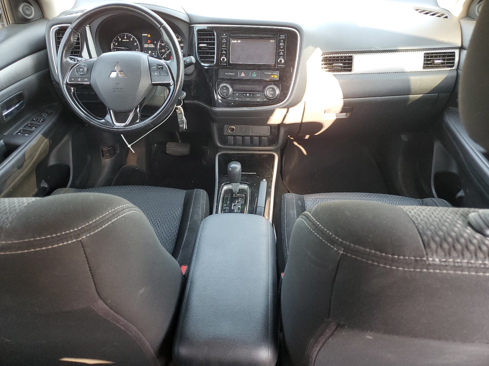 JA4AZ2A38HZ013143 2017 Mitsubishi Outlander Es