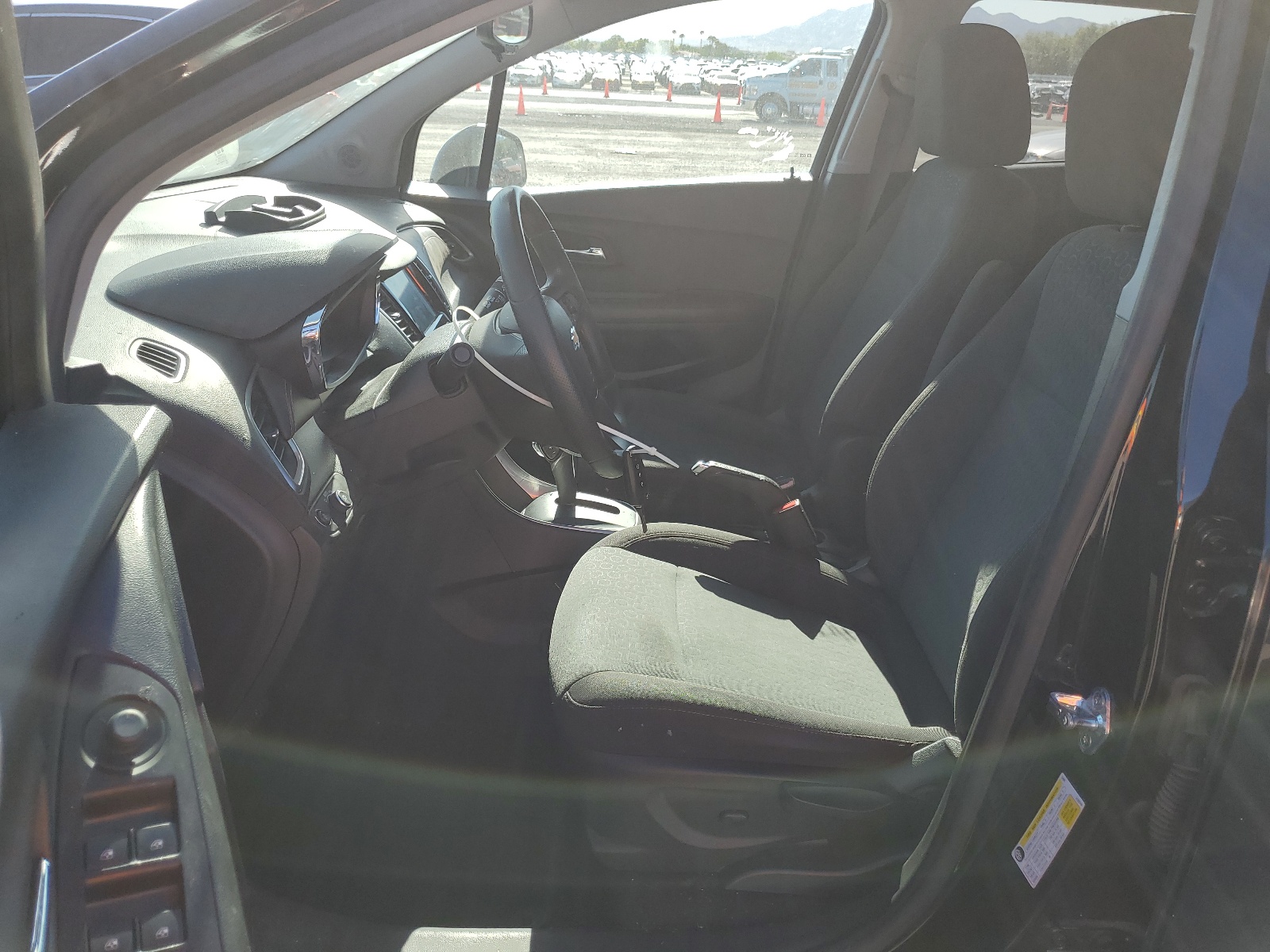 KL7CJKSB2LB312668 2020 Chevrolet Trax Ls