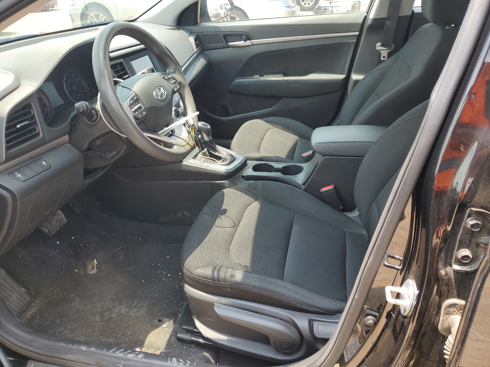 5NPD74LF9KH479643 2019 Hyundai Elantra Se