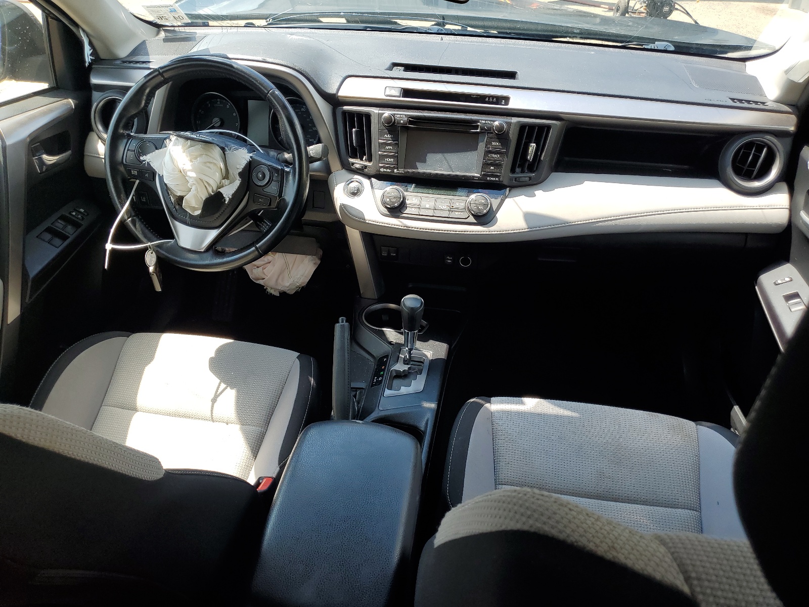 JTMWFREV8HD105343 2017 Toyota Rav4 Xle