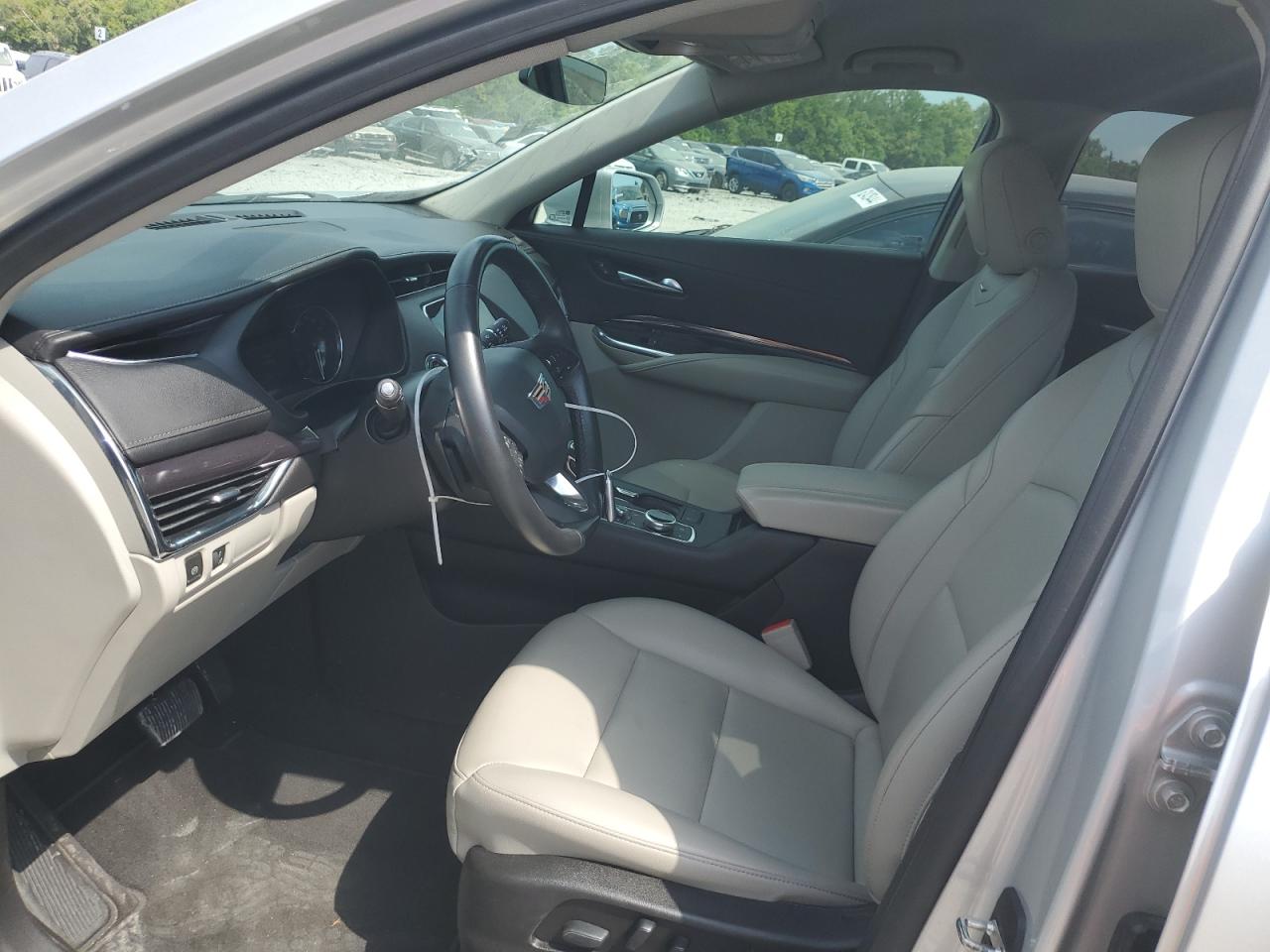 1GYAZAR46KF128680 2019 Cadillac Xt4 Luxury