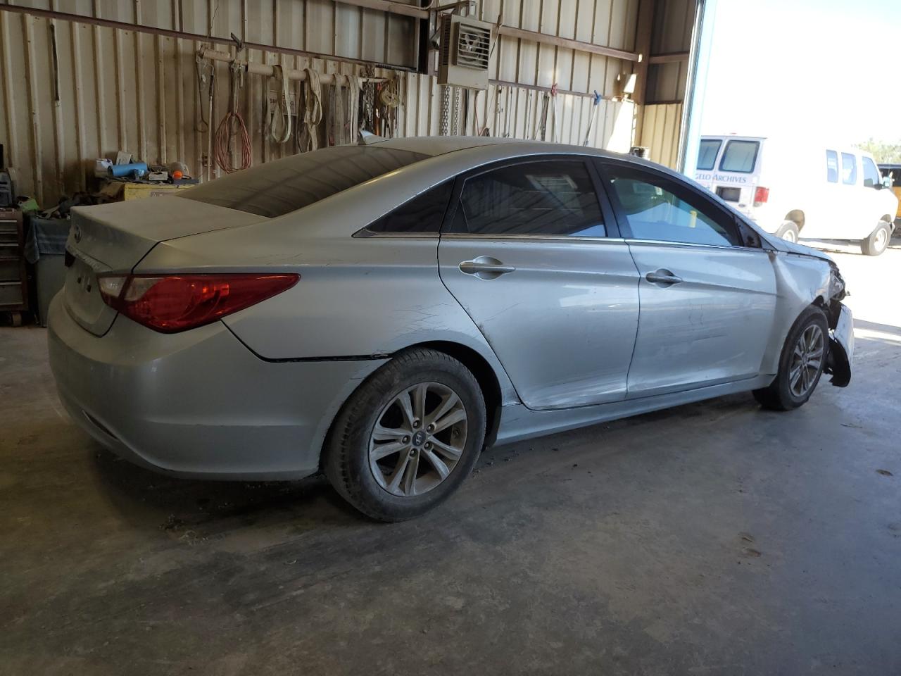 2013 Hyundai Sonata - Image 3