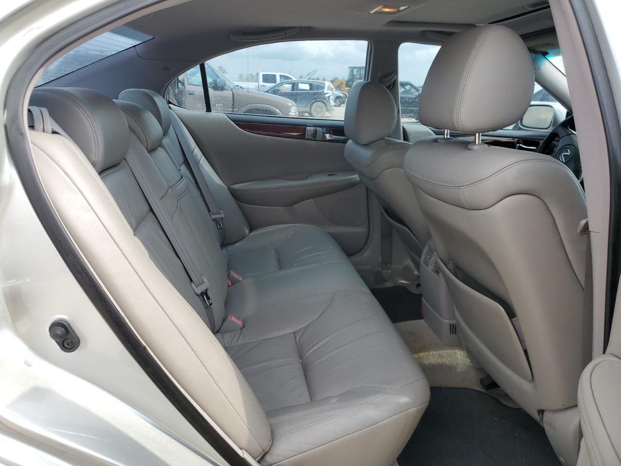 2002 Lexus Es 300 VIN: JTHBF30G820055870 Lot: 62770234