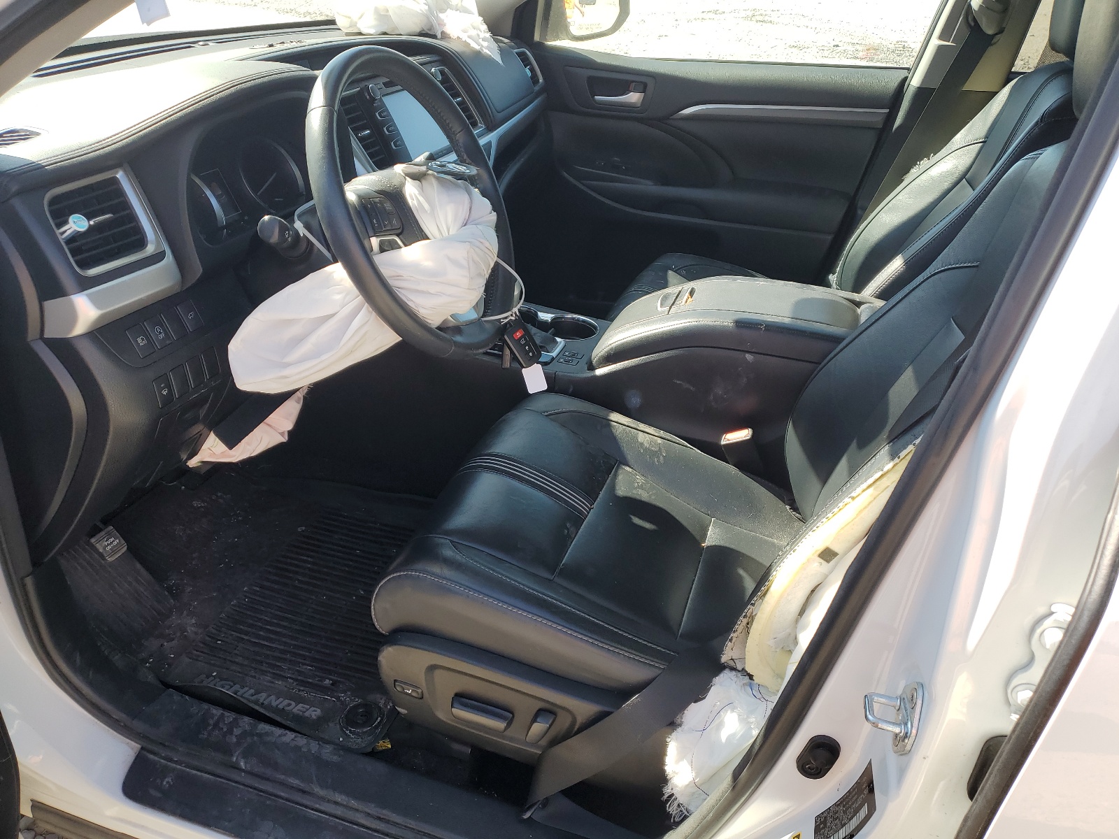 5TDJZRFH2HS517451 2017 Toyota Highlander Se