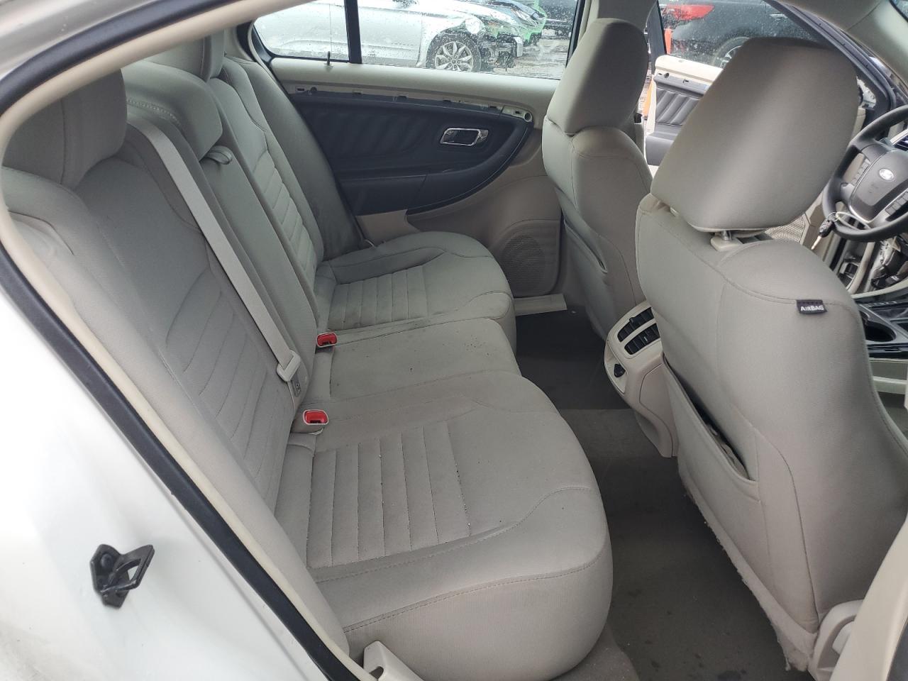 2010 Ford Taurus Se VIN: 1FAHP2DW0AG165540 Lot: 61643344