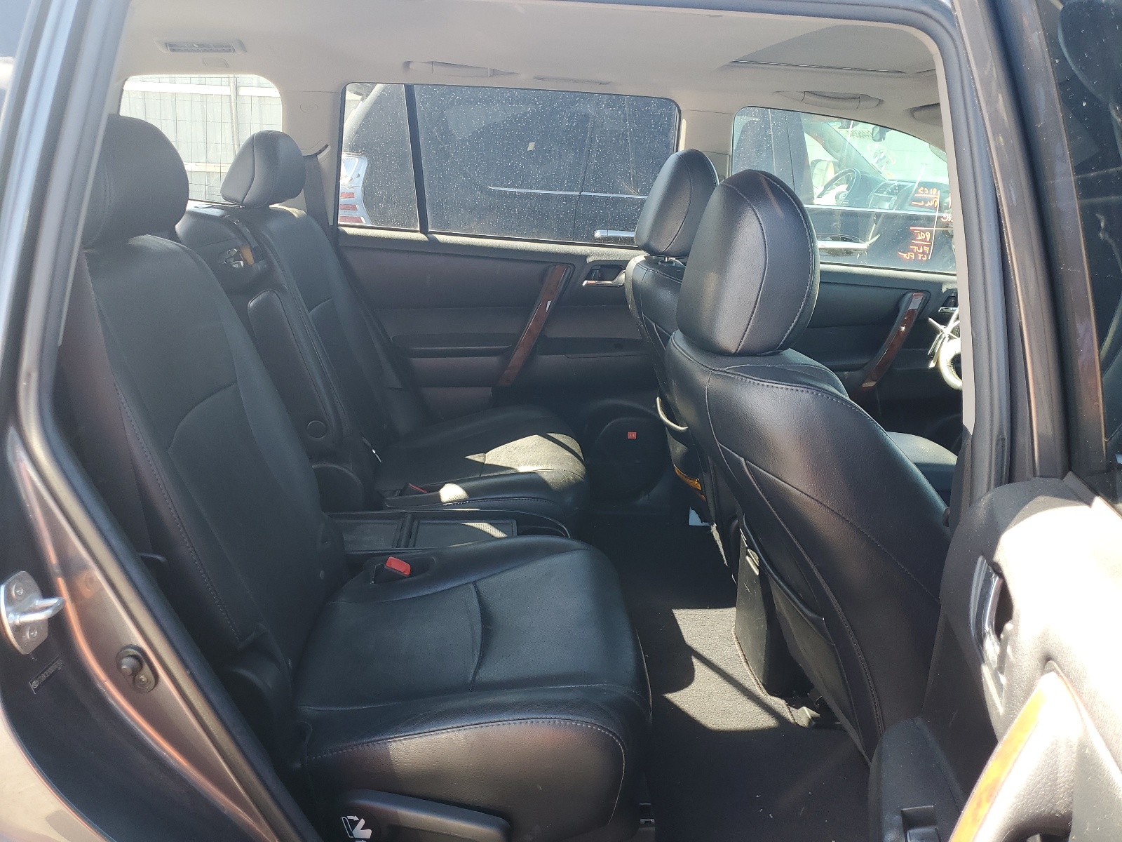 5TDDK3EH0BS067855 2011 Toyota Highlander Limited