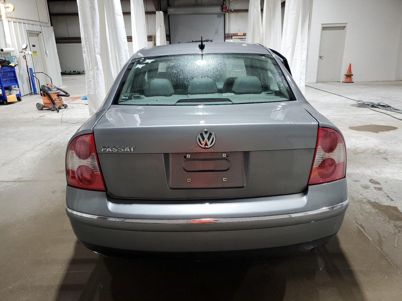 2004 Volkswagen Passat Glx VIN: WVWRH63B84P099342 Lot: 62644104