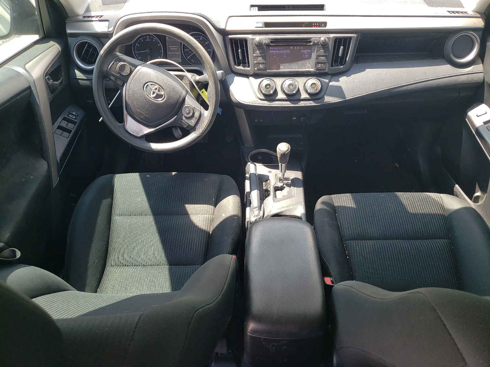 2T3ZFREV8HW341927 2017 Toyota Rav4 Le