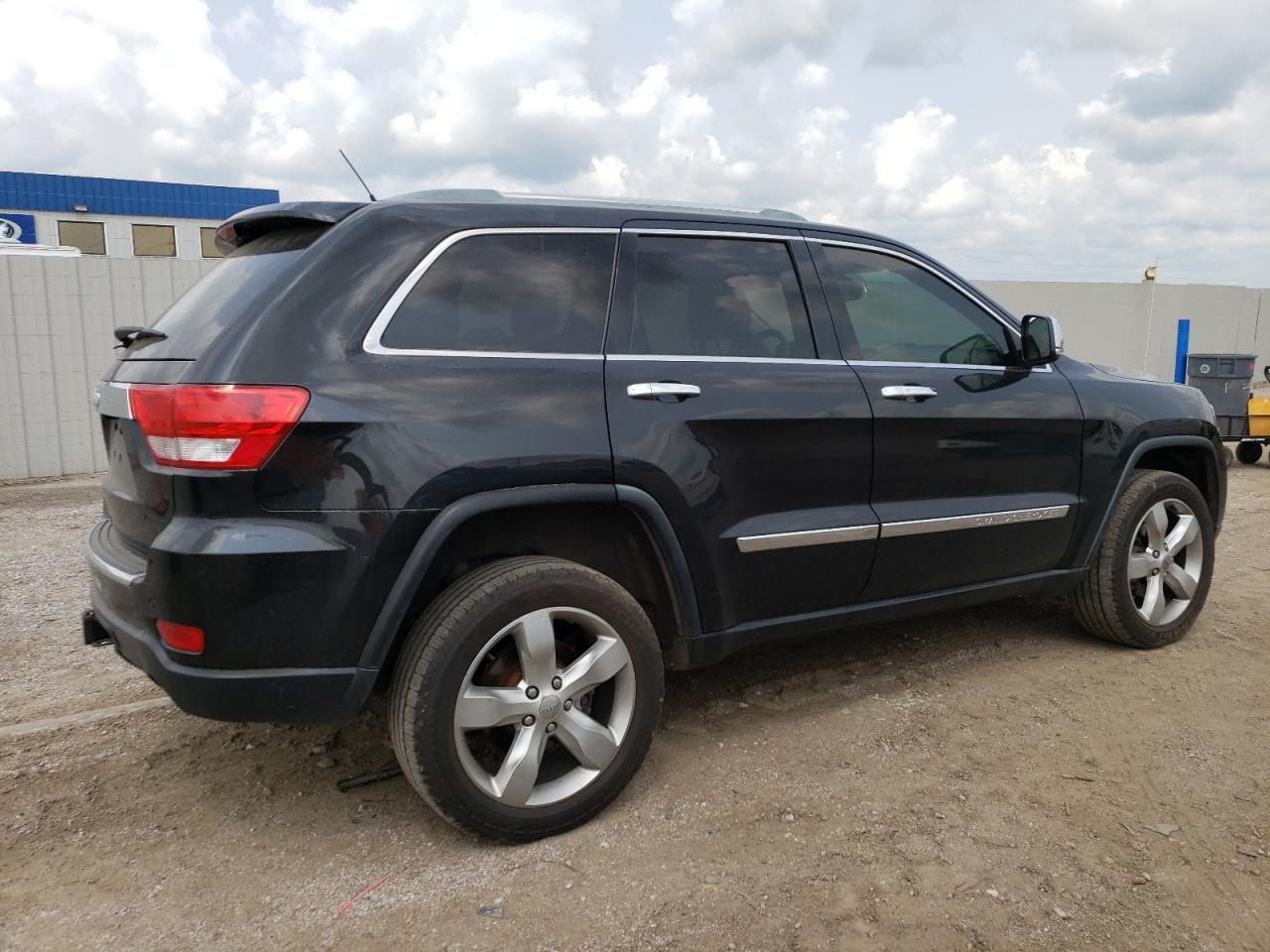 2012 Jeep Grand Cherokee - Image 3