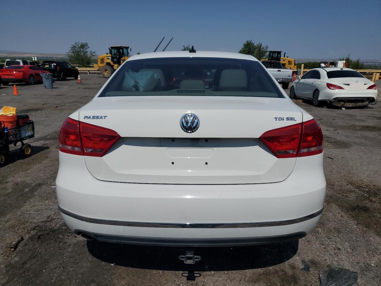 2015 Volkswagen Passat Sel VIN: 1VWCV7A3XFC004707 Lot: 63916524